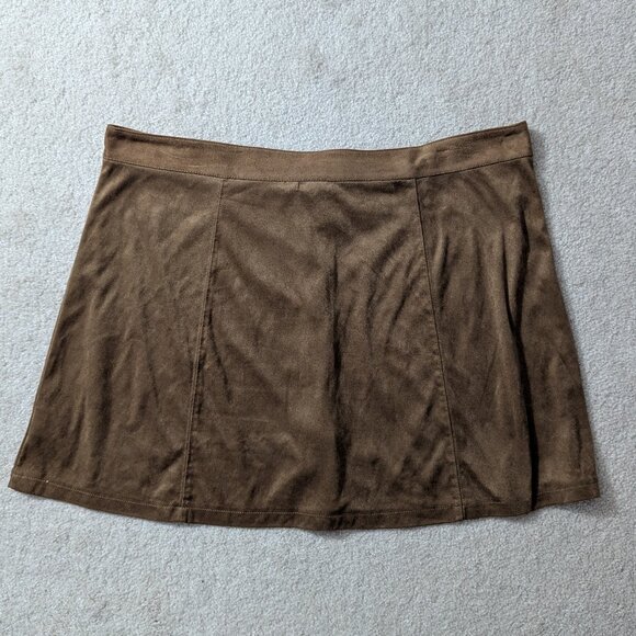 AE Faux Suede Button-Up Skirt - Picture 2 of 4